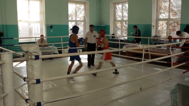 Бокс, спарринги начинающих. ДФК. Ростов-на-Дону. Олег Дыгало. смотреть онлайн