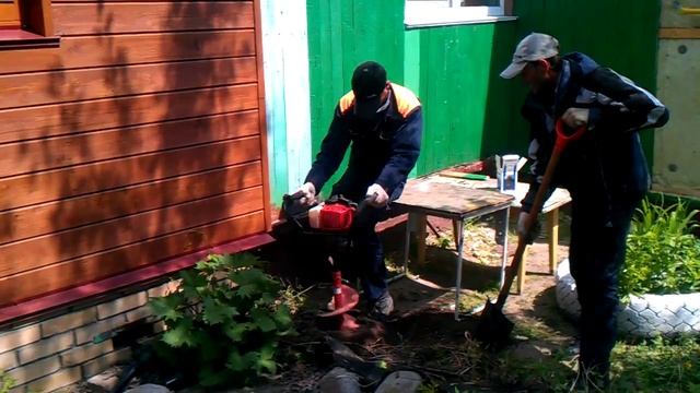 Работа с мотобуром смотреть онлайн