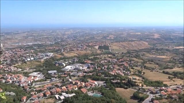 Aerial view of San Marino from Monte Titano смотреть онлайн