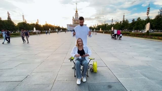 ВДНХ ПОБРИЛ БАБУ НАЛЫСО смотреть онлайн