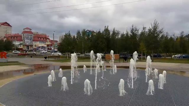 Новый фонтан в г. Ноябрьск 2016г. смотреть онлайн