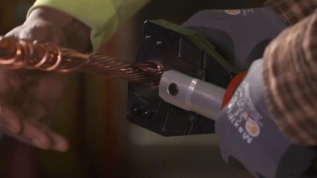 Обжимной и режущий гидравлический инструмент Milwaukee® M18™ ForceLogic™ Cable Cutter #tool24 смотреть онлайн