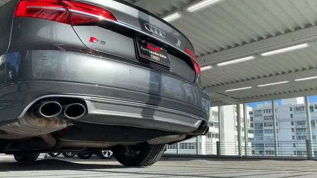 2017 Audi S8 plus start up and revs - This 605hp beast sounds epic! смотреть онлайн