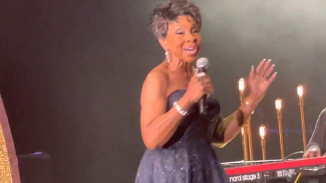Gladys Knight performed at the CBC смотреть онлайн