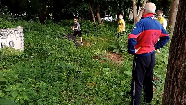 Тренировка секции бокса на свежем воздухе. Молодцы!