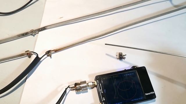 С этой деталью прием ТВ будет ЛУЧШЕ.Согласующий трансформатор смотреть онлайн