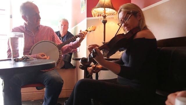 Claire Egan and Paraic Mac Donnchadha смотреть онлайн