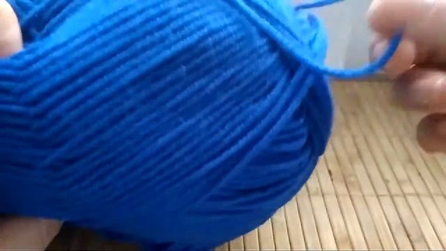 Урок 4 : Как вязать в две нити из одного мотка. Вязание для начинающих. смотреть онлайн