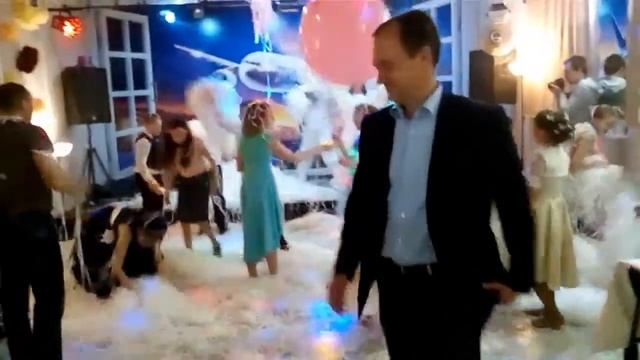 Детский праздник. В самолёте.