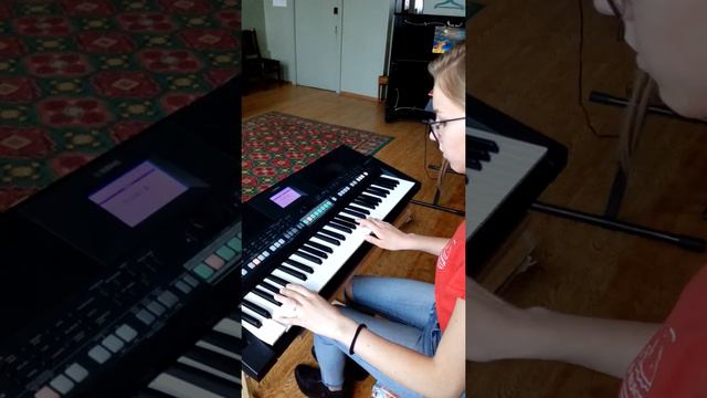 "Love is blue" смотреть онлайн