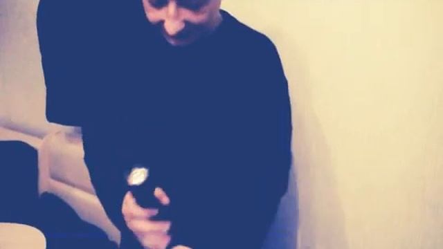 Пьяный мужик ударил себя током смотреть онлайн