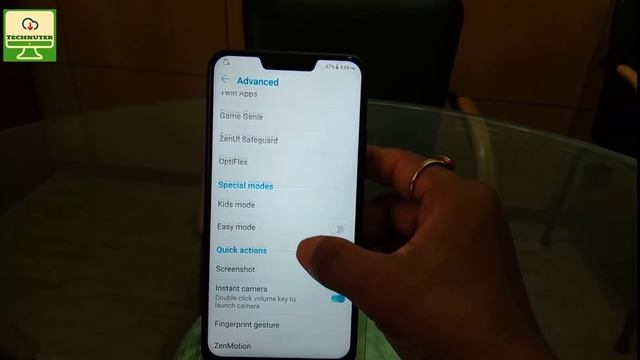 Asus ZenFone 5 ZE620KL(2018) Camera And First Impression | MWC 2018 смотреть онлайн