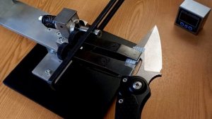 Заточка ножа. Как сделать ровный подвод если сведение ножа "гуляет" от 0,4 до 0,9 мм