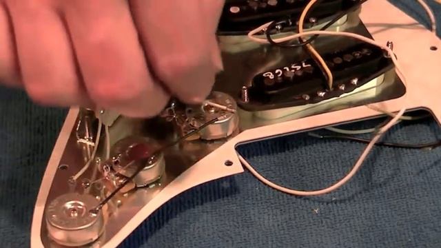 Fender Stratocaster Wiring - How To Install A Treble Bleed смотреть онлайн