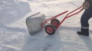 Снегоуборщик из тачки