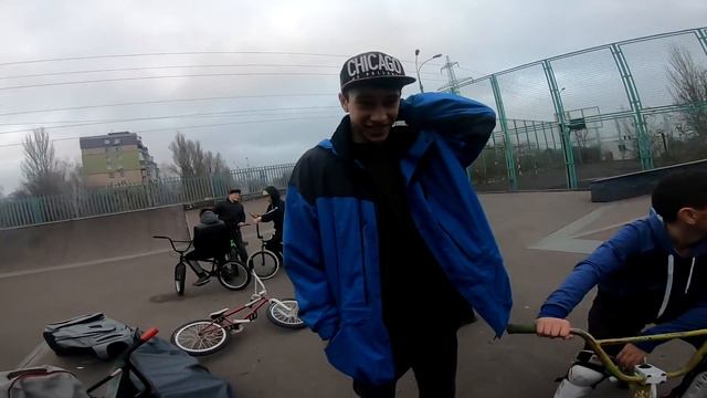 Блоггера НАШЛА Мама ПОДПИСЧИКА И теперь ОН.. смотреть онлайн