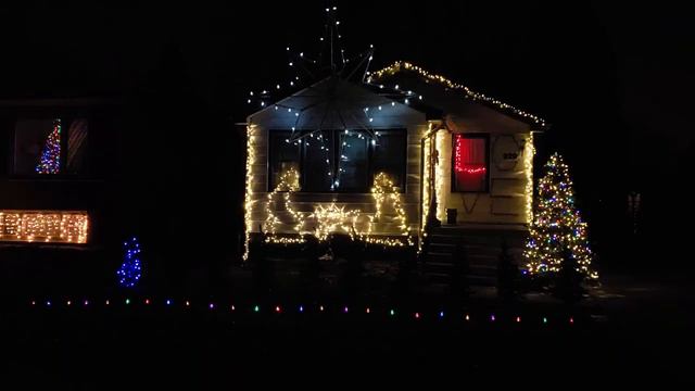 Frost/Redmond 2018 Christmas Light Show - Silver Bells (song by John Legend) смотреть онлайн