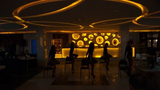 Танец со стулом смотреть онлайн