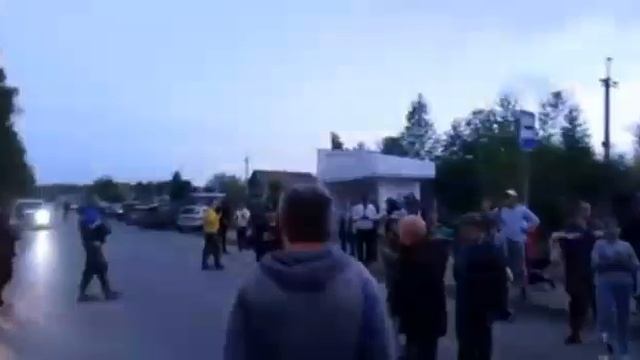 В Уфе жители садов УМПО перекрыли дорогу из-за постоянных отключений электроэнергии смотреть онлайн