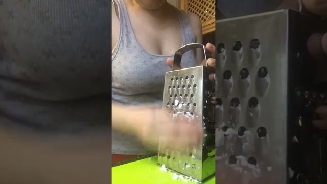 Как быстро порезать яйцо смотреть онлайн