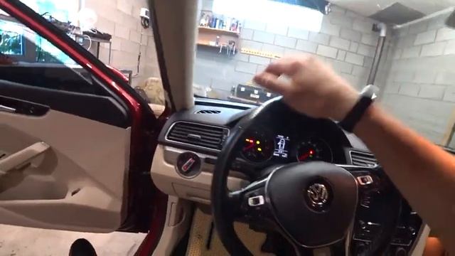 VW Passat и Toyota RAV 4 в работе у автоэлектрика смотреть онлайн