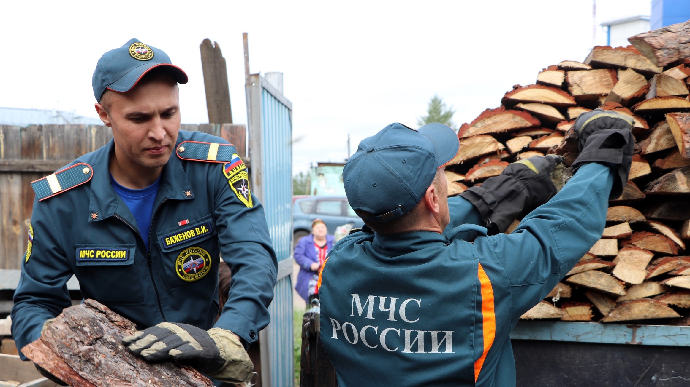 Огнеборцы Бурятии помогают ветеранам пожарной охраны смотреть онлайн