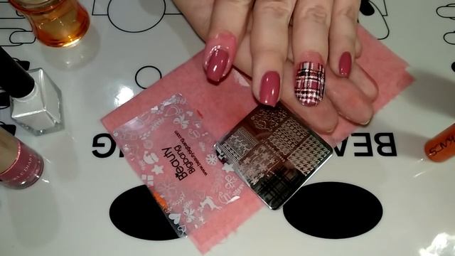 Маникюр со стемпингом: Выпуск #118 смотреть онлайн