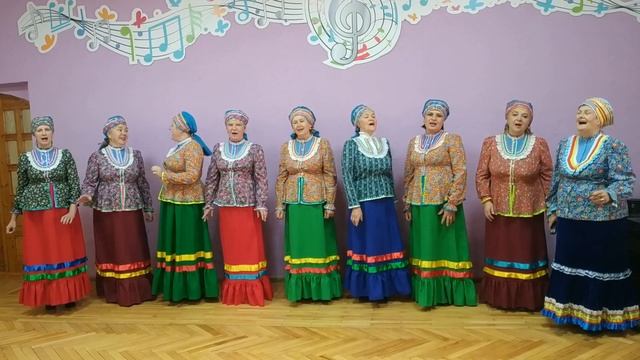 Казачья песня "Кругом хаты тёрен" исп. коллектив сотрудников детсада №1 г. Ставрополя смотреть онлайн