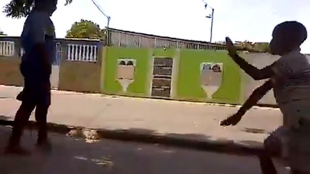 Развлечения детей в техники ножевого боя смотреть онлайн