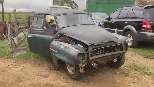 Как она вообще едет? ? ? машина развалюха!!