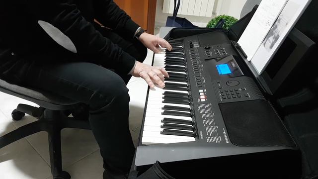blue bossa (yamaha PSR463) смотреть онлайн