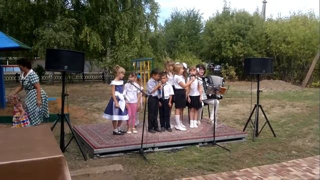 к нам дорогие пришли