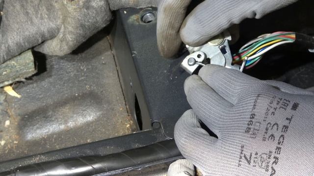 How to open 100% success Stuck, Jam and Bad Fuel Tank COVER Toyota cars. Years 2000 to 2022 смотреть онлайн