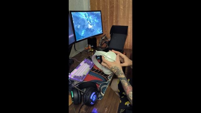 Наушники Lenovo Legion H600 Wireless Gaming Headset смотреть онлайн