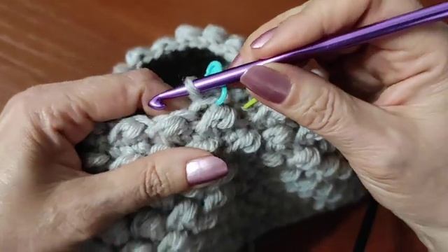 Зимняя, тёплая шапка узором 3Д крючком. Подробное видео для начинающих. смотреть онлайн
