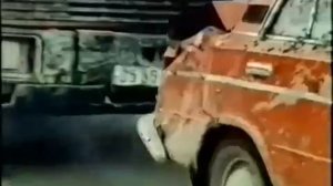 Стервятники на дорогах (1990) - car chase scene #1