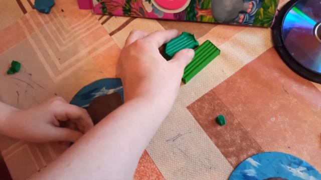 АППЛИКАЦИЯ ИЗ ПЛАСТИЛИНА НА ДИСКЕ смотреть онлайн