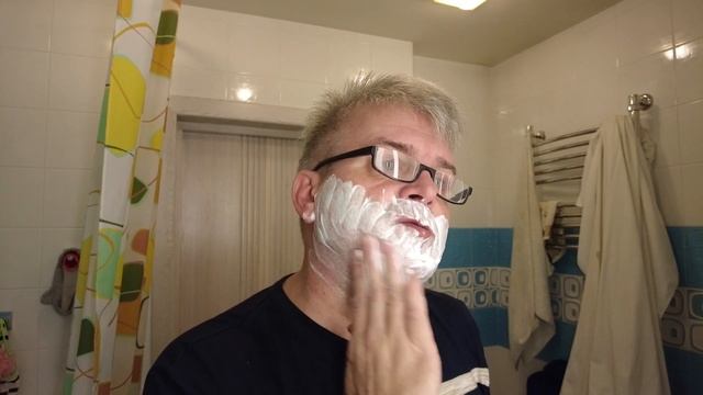 Ролик 245. Побрился опасной бритвой после выписки, после реанимации, заново восстанавливаюсь. смотреть онлайн