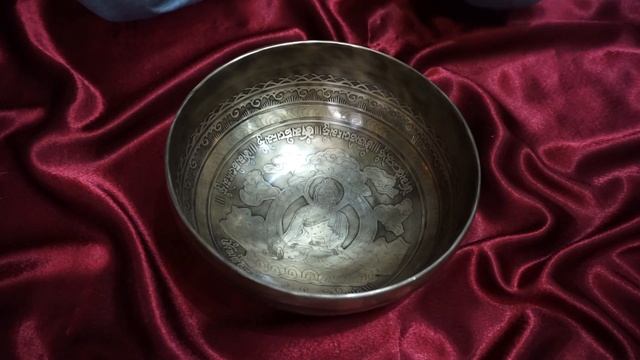 Б21см-141ГцДо#. ПОЮЩАЯ ЧАША ДЛЯ МАССАЖА И МЕДИТАЦИИ - НЕПАЛ. КУПИТЬ ТИБЕТСКИЕ ПОЮЩИЕ ЧАШИ МОСКВА смотреть онлайн