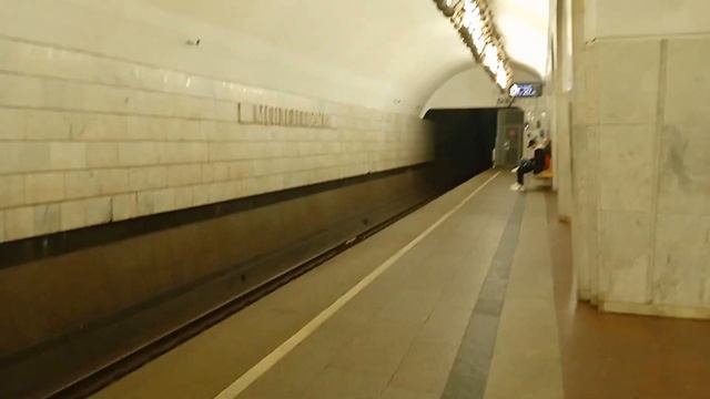 Обзор Станции Менделеевская // два поезда 81-760 "ока" смотреть онлайн