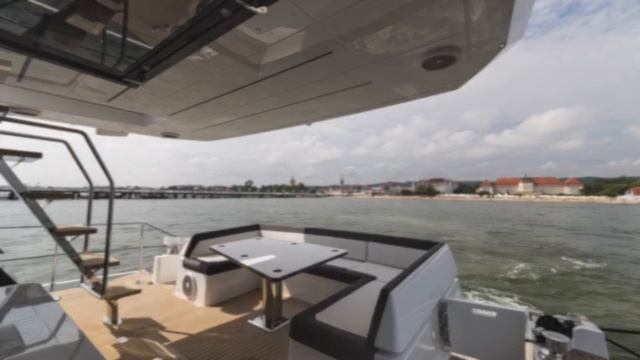 Galeon 650 Skydeck