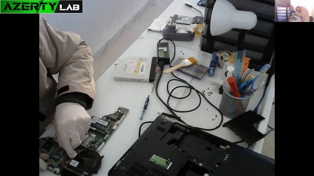 Liquid damage and SSD upgrade (Compaq CQ58) смотреть онлайн