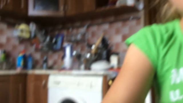 Лайфхак: Как очистить засохшие пятно от кофе смотреть онлайн