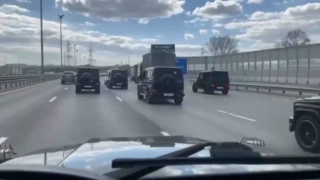 Новая песня «Друзья» #гелики#гелендваген#gwagen#g63#g63amg#g550#g55amg#mercedes#мерседес#w463