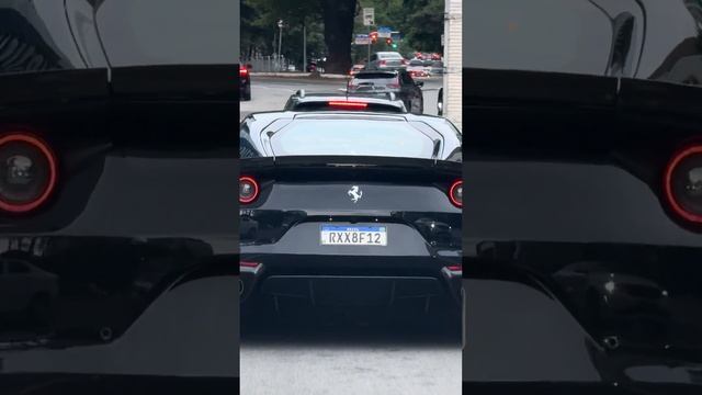 Ferrari 812 Superfast смотреть онлайн