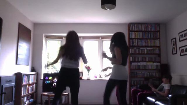 Just Dance 2-Crazy In Love with the bestones Georgina and Matt xx смотреть онлайн