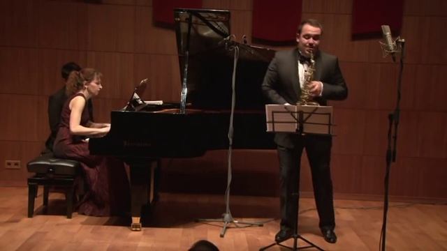 Jean Francaix - Cinq danses exotiques IV Samba lenta (Saxophone - Alexander Strelyaev) смотреть онлайн