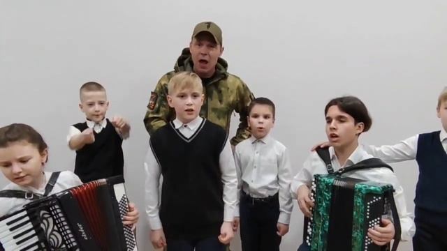 Александр Ванюшкин и школьный детский хор - "333" смотреть онлайн