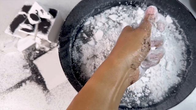 Black and White Themed Gym Chalk Crush | Happy Birthday @asmr_LonelyBee ? | Crunchy Water Crush смотреть онлайн