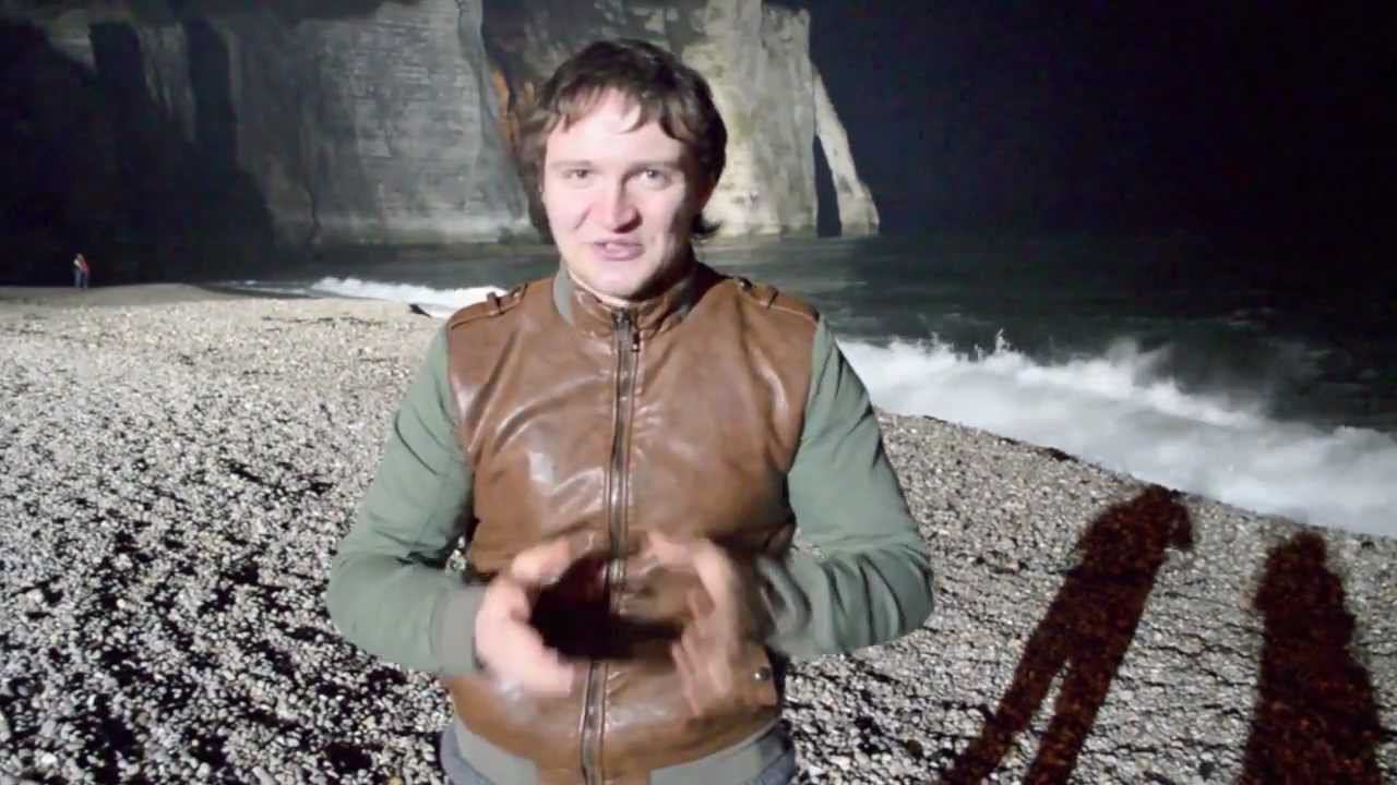 Étretat с Реальным Французским.В таком свете вы ее не видели!Ночь на скалах Нормандии смотреть онлайн